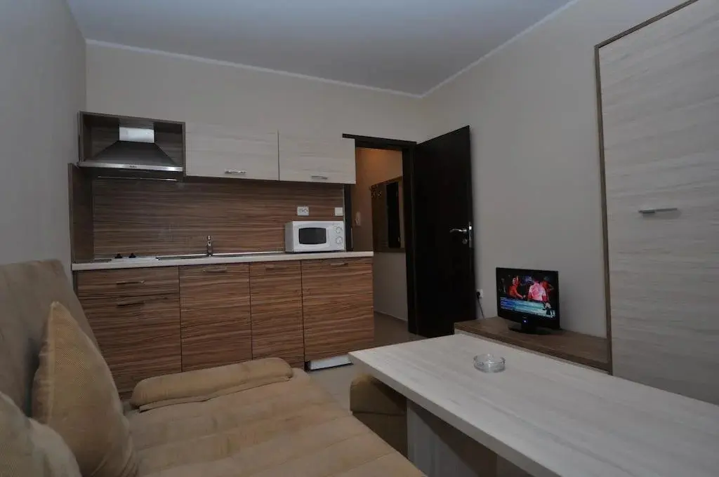 Солнечный берег: Harmony Suites 1