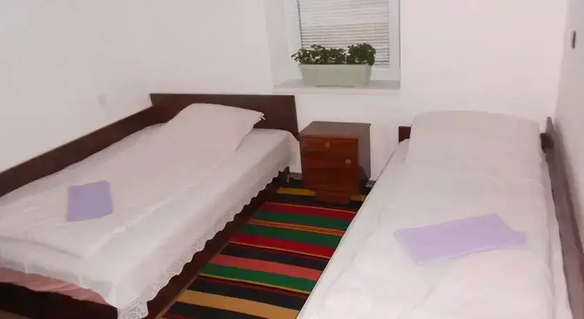 Боженци: Varbanovi Guest House