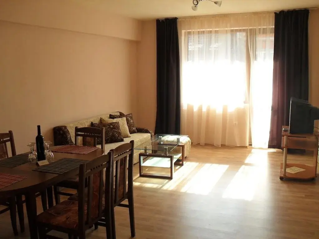 Сапарева баня: Sunny Village Complex