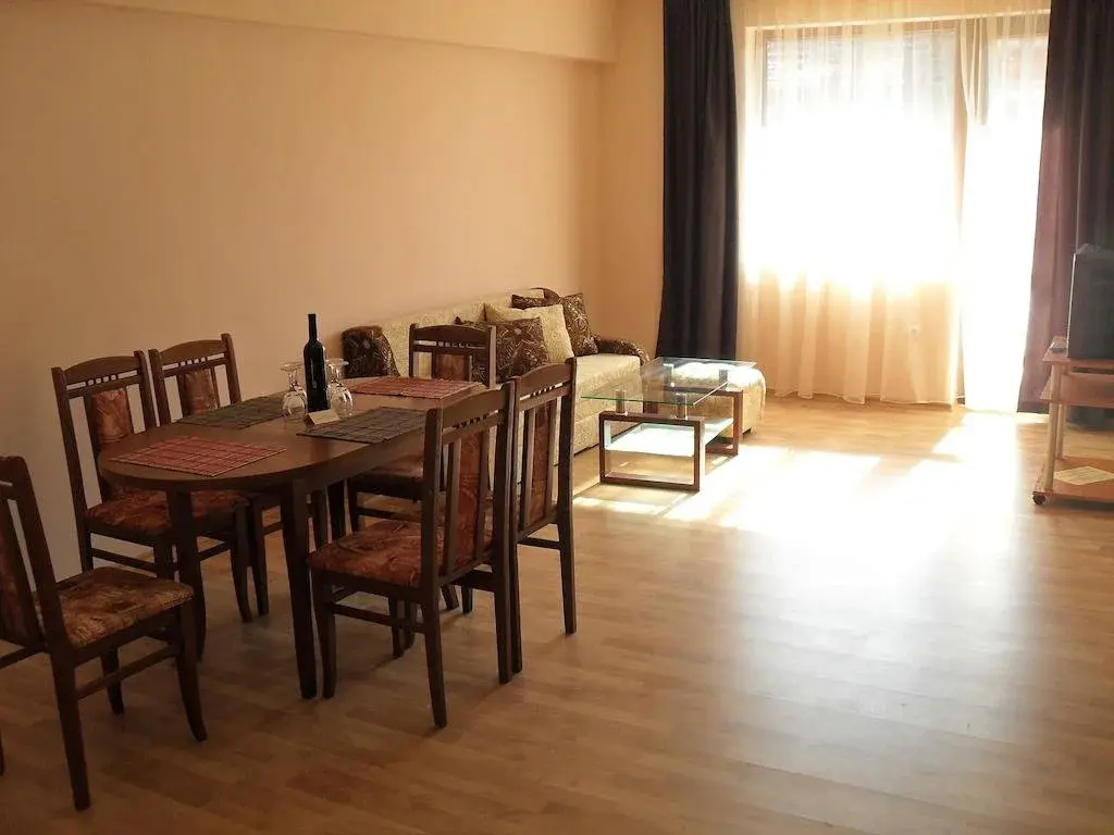 Сапарева баня: Sunny Village Complex
