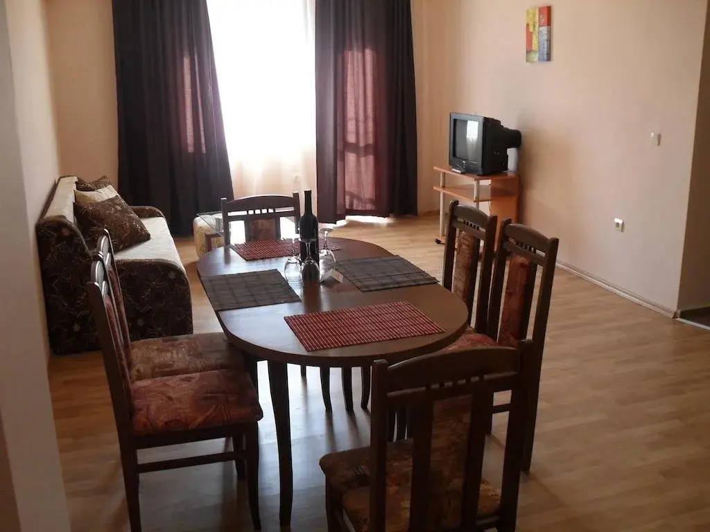Сапарева баня: Sunny Village Complex