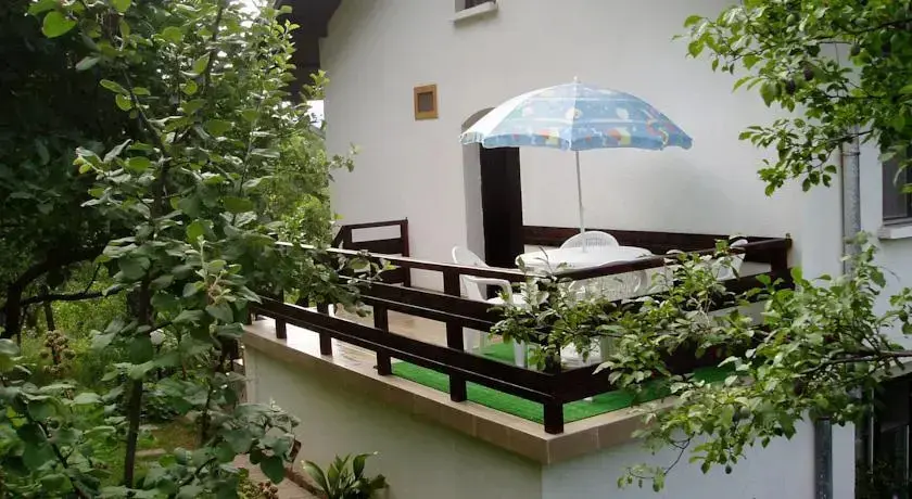 Троян: Veselie Guest House