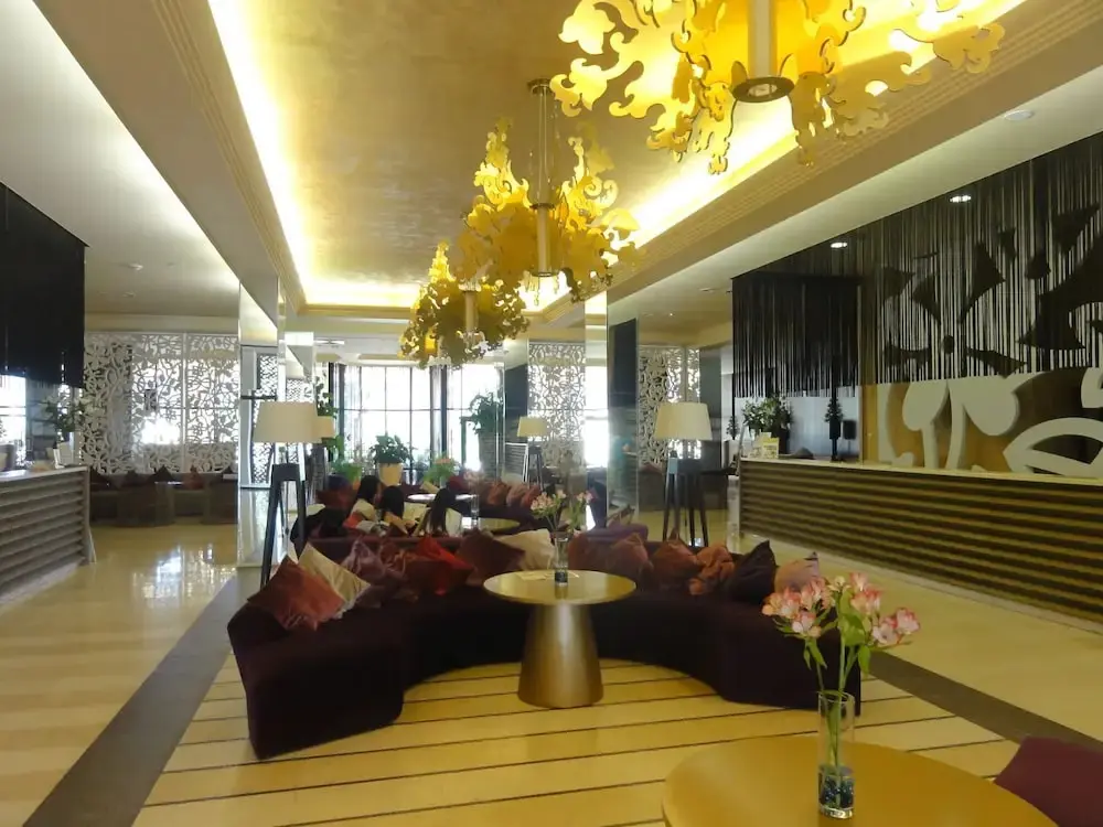 Солнечный берег: Sandapart Royal Beach Apartments