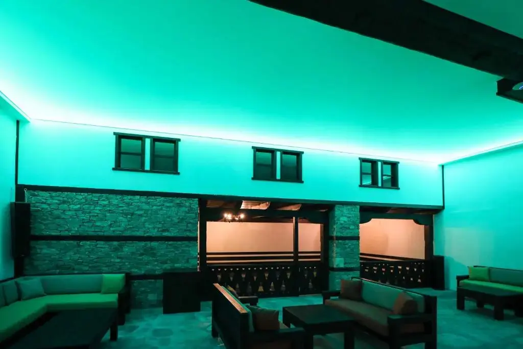 Лещен: Hotel Leshten