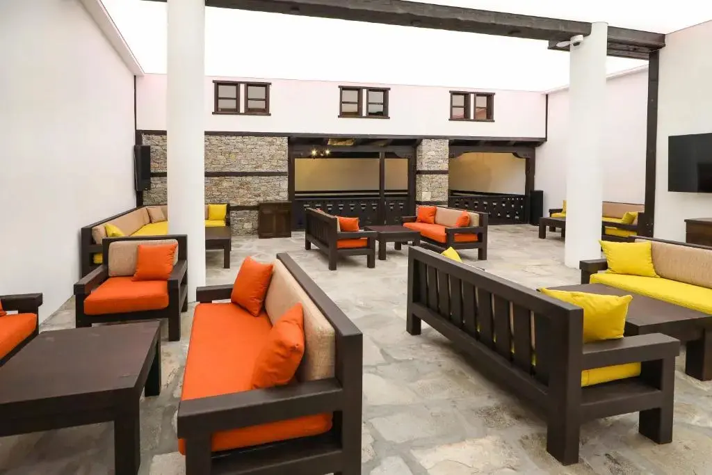 Лещен: Hotel Leshten