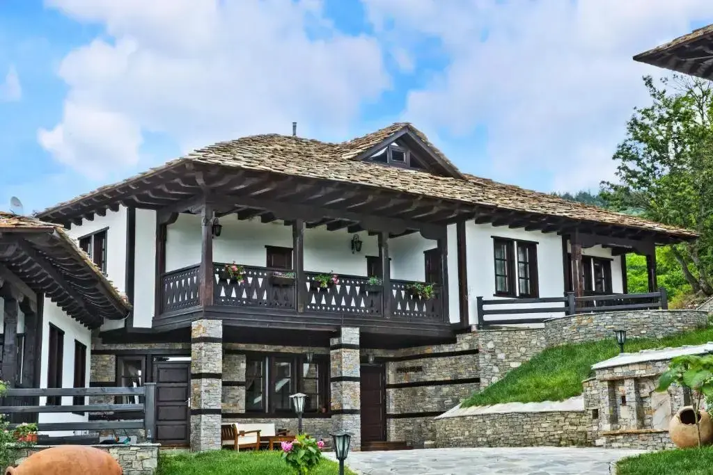 Лещен: Hotel Leshten