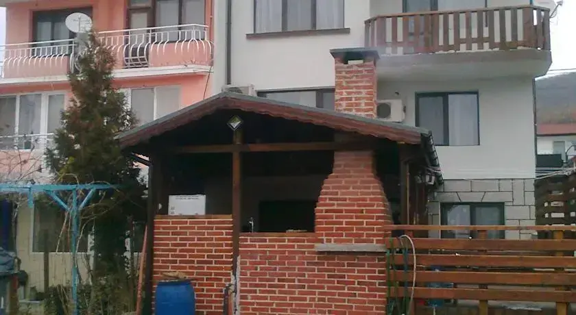 Кошарица: Guest House Vilekula