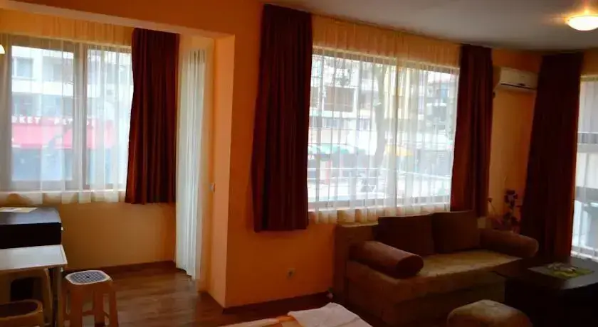 Приморско: Demirevi Guest Rooms