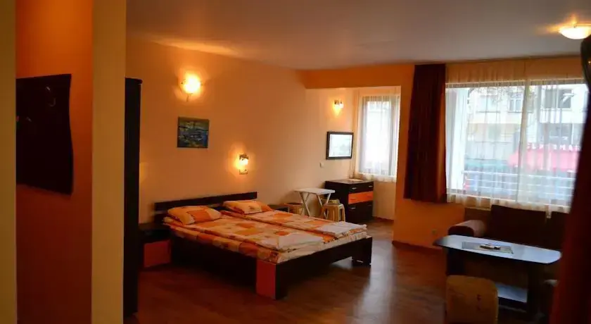 Приморско: Demirevi Guest Rooms
