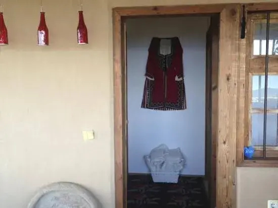 Лещен: Dimmi House