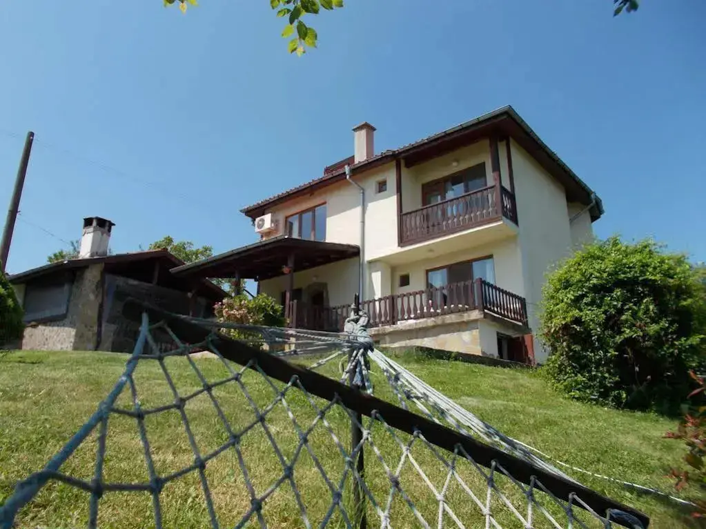 Бургас: Big Bear Villa