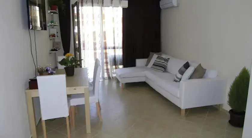 Солнечный берег: Alexandrovi Apartment in Cascadas Complex