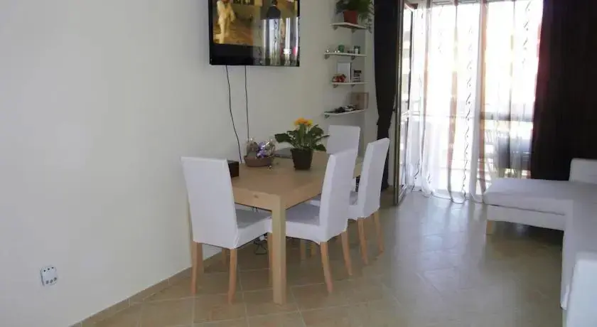Солнечный берег: Alexandrovi Apartment in Cascadas Complex