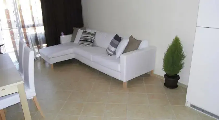 Солнечный берег: Alexandrovi Apartment in Cascadas Complex
