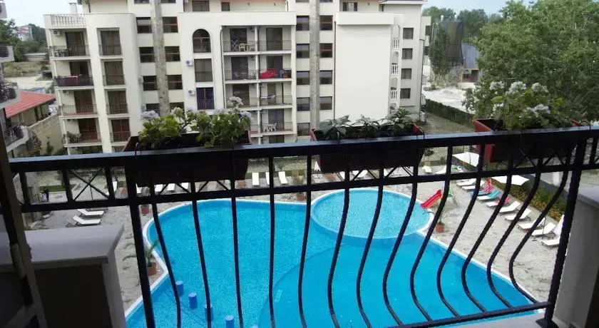 Солнечный берег: Alexandrovi Apartment in Cascadas Complex