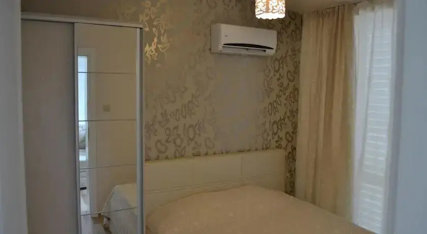 Солнечный берег: Peevi Apartments