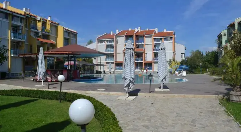 Солнечный берег: Peevi Apartments