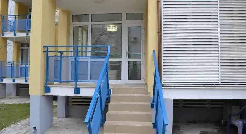 Солнечный берег: Peevi Apartments
