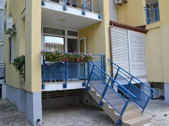 Солнечный берег: Peevi Apartments