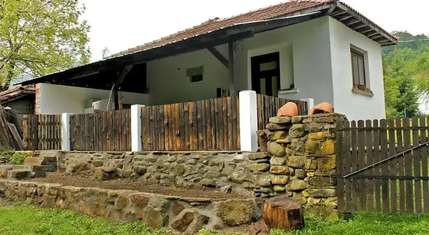 Троян: Necho Guest House
