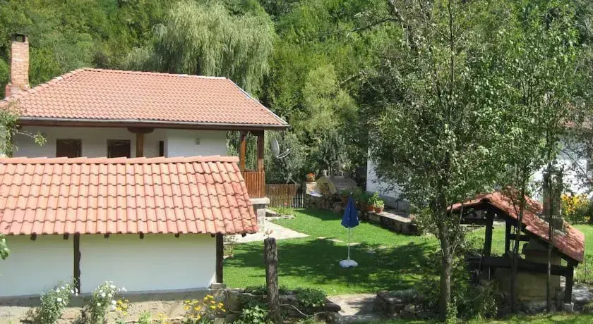 Троян: Necho Guest House