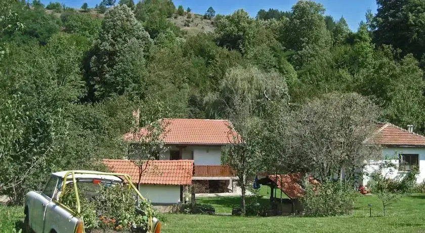 Троян: Necho Guest House