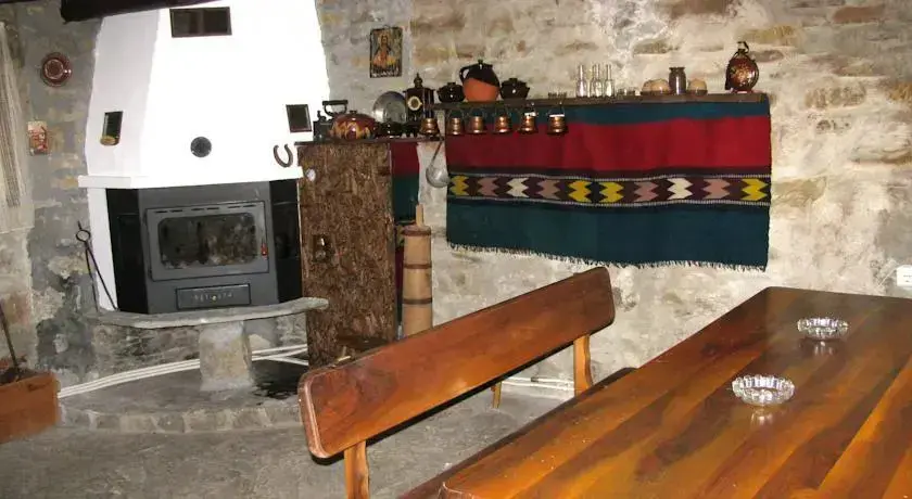 Троян: Necho Guest House