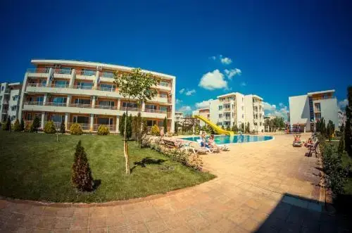 Солнечный берег: Nessebar and Holiday Fort Apartments
