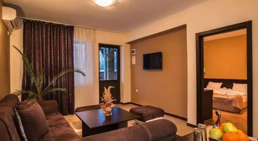 Горна-Оряховица: Family Hotel Sunny Hills