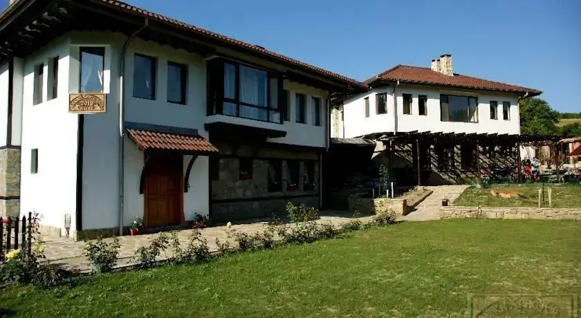 Боженци: Hadji Hristovata House