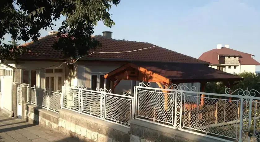 Бяла: Guest House Videlina