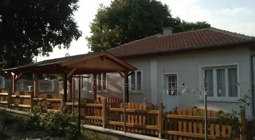 Бяла: Guest House Videlina