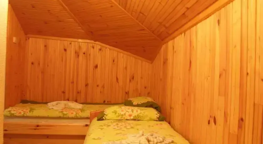 Троян: Kiparisite Guest House
