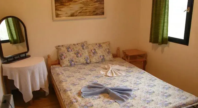 Троян: Kiparisite Guest House