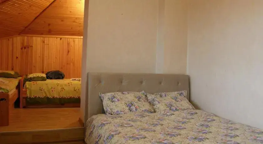 Троян: Kiparisite Guest House