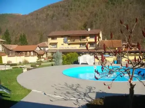 Троян: Saint George Family Hotel
