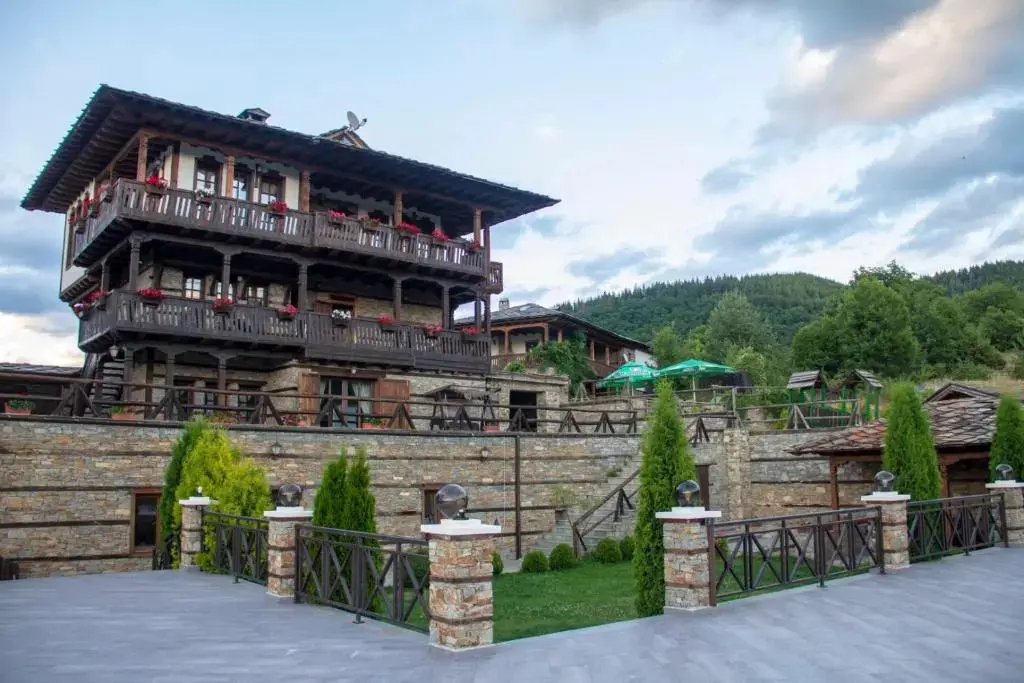 Лещен: Leshtenski Rai Guest House