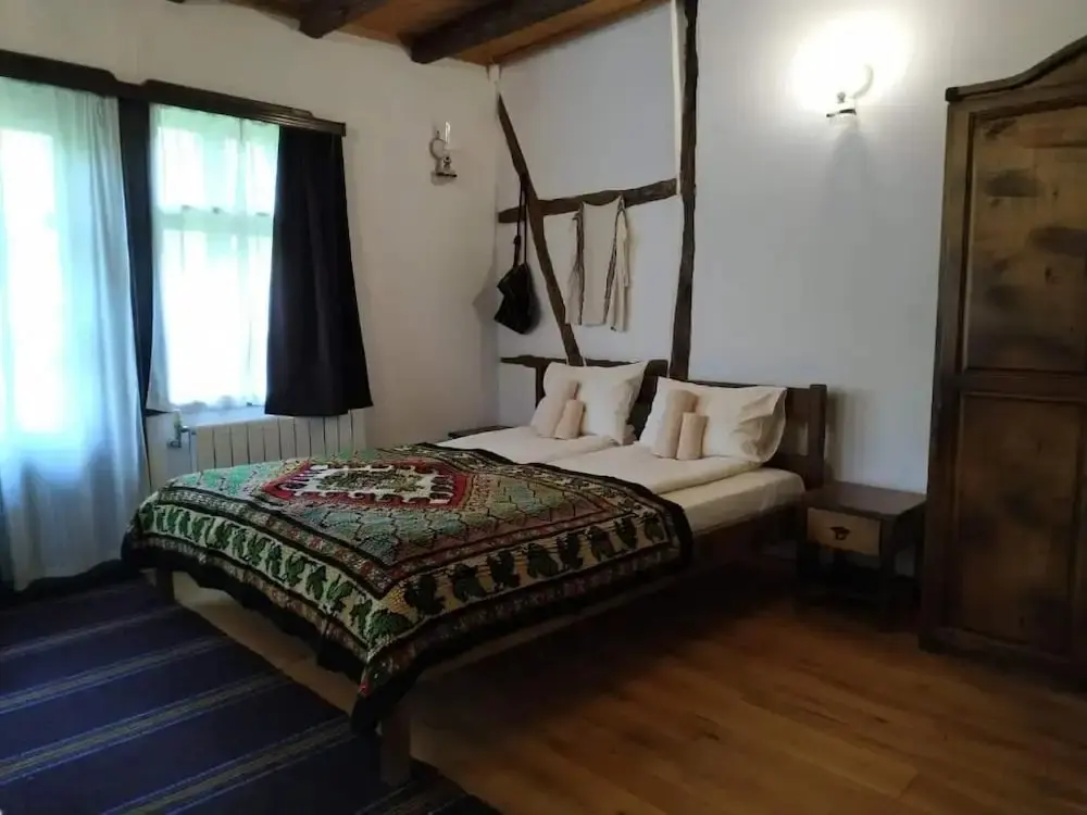 Ловеч: Dedovite Kashti