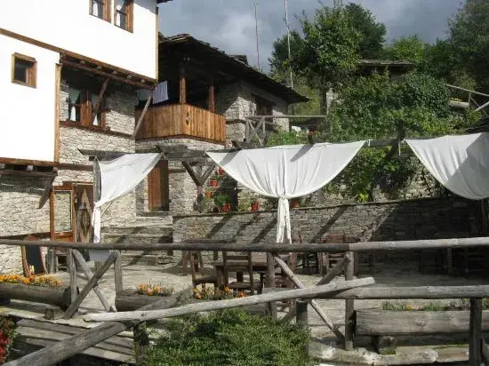 Ковачевица: Family Hotel Byalata Kashta
