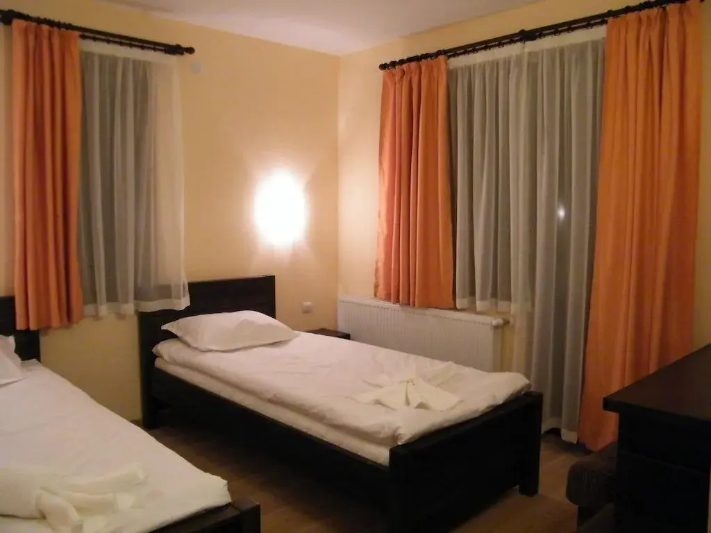 Троян: Family Hotel Chiflik Hills