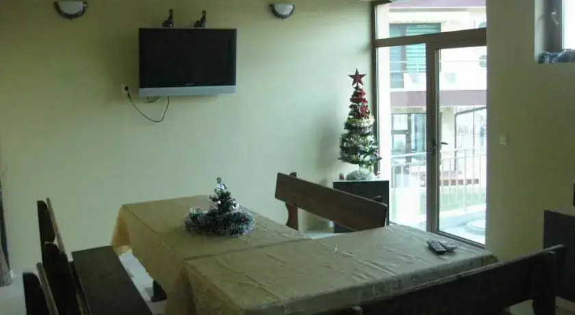Сапарева баня: Guest House Deya