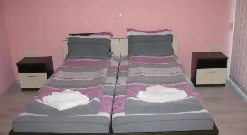 Сапарева баня: Guest House Deya