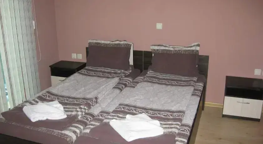 Сапарева баня: Guest House Deya