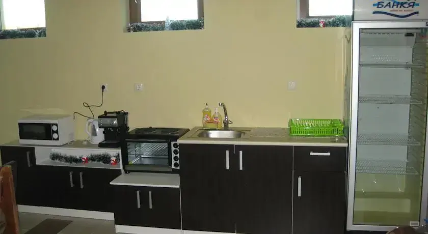 Сапарева баня: Guest House Deya