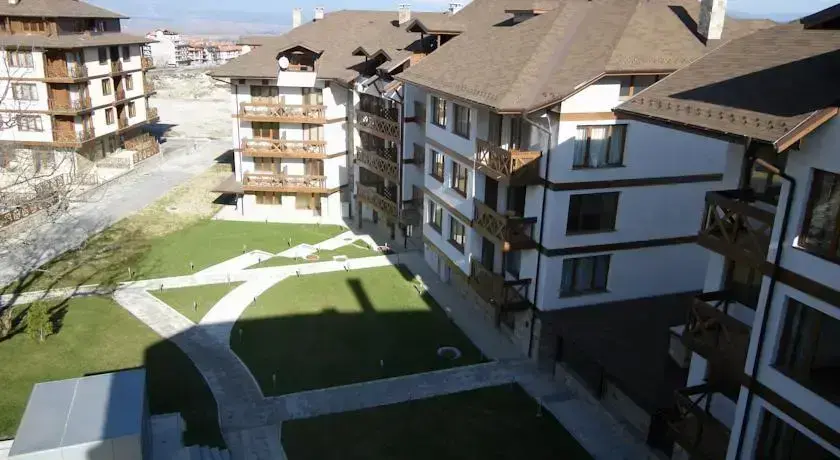 Банско: Neon Gondola Lift Apartments