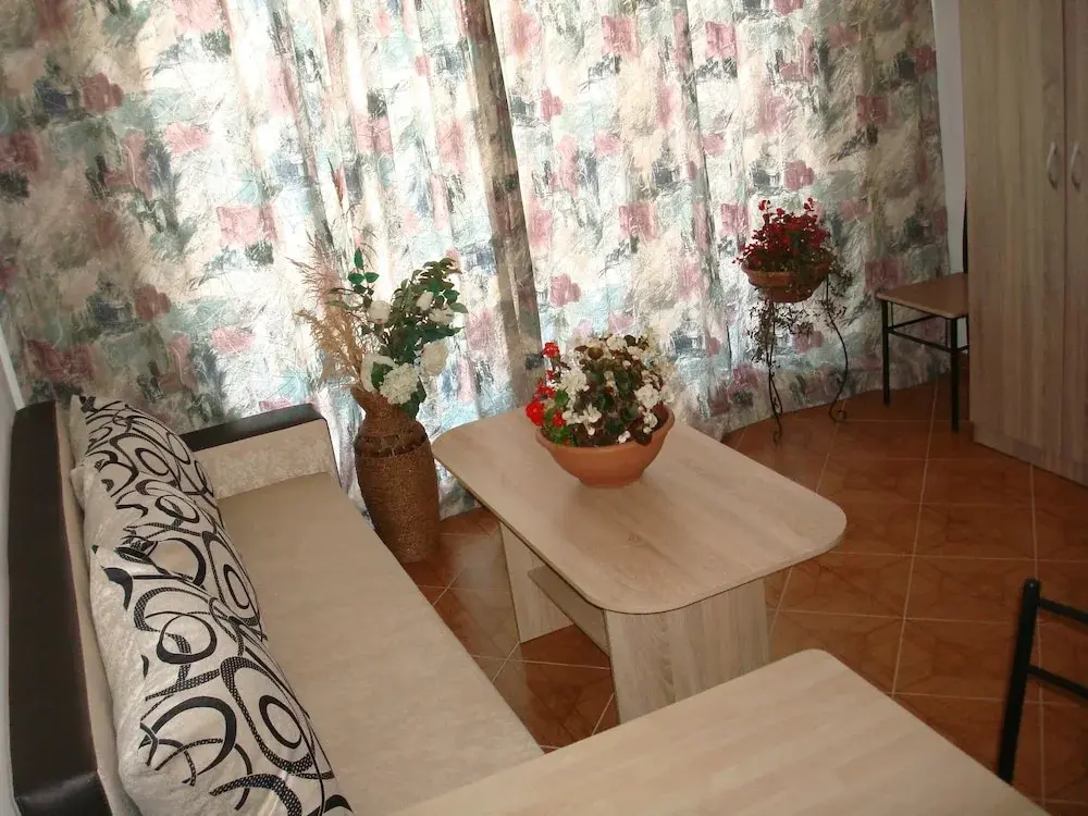 Солнечный берег: Saint Elena Apartcomplex
