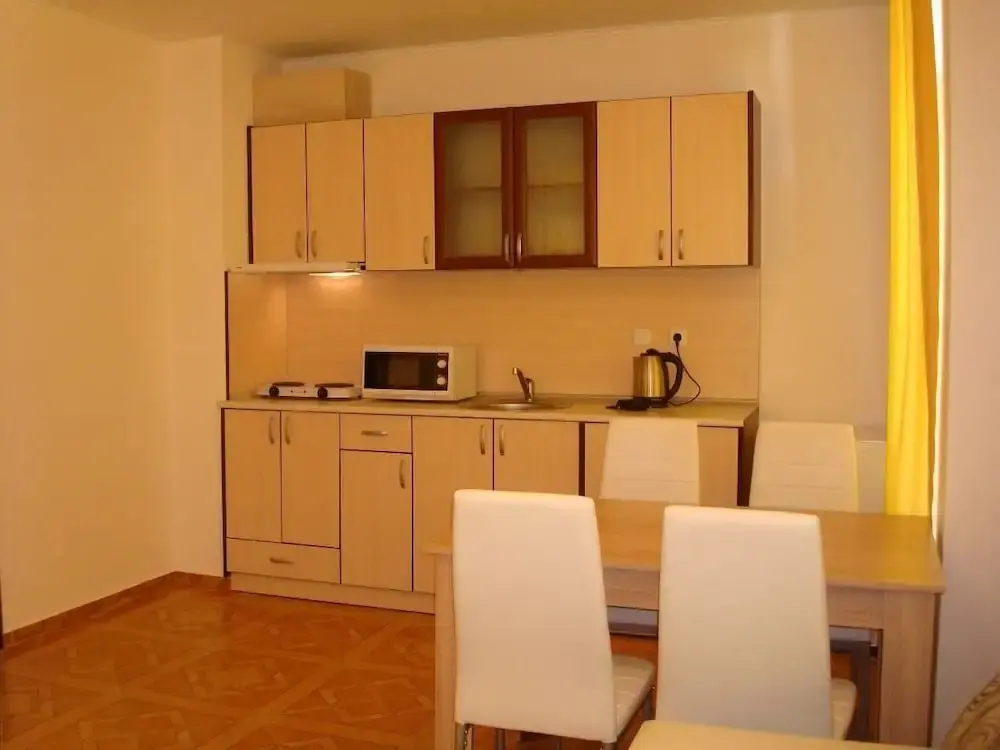 Солнечный берег: Saint Elena Apartcomplex