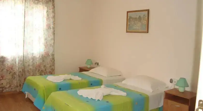 Варна: Efos Bungalows