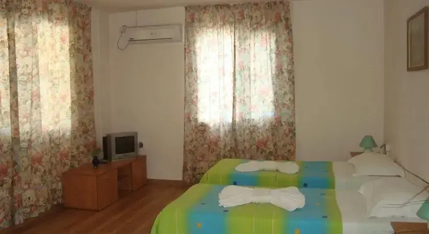 Варна: Efos Bungalows