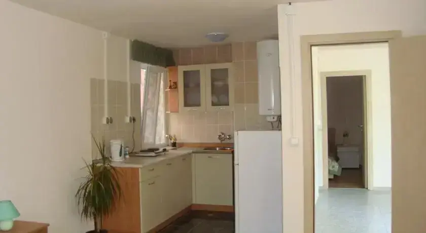 Варна: Efos Bungalows